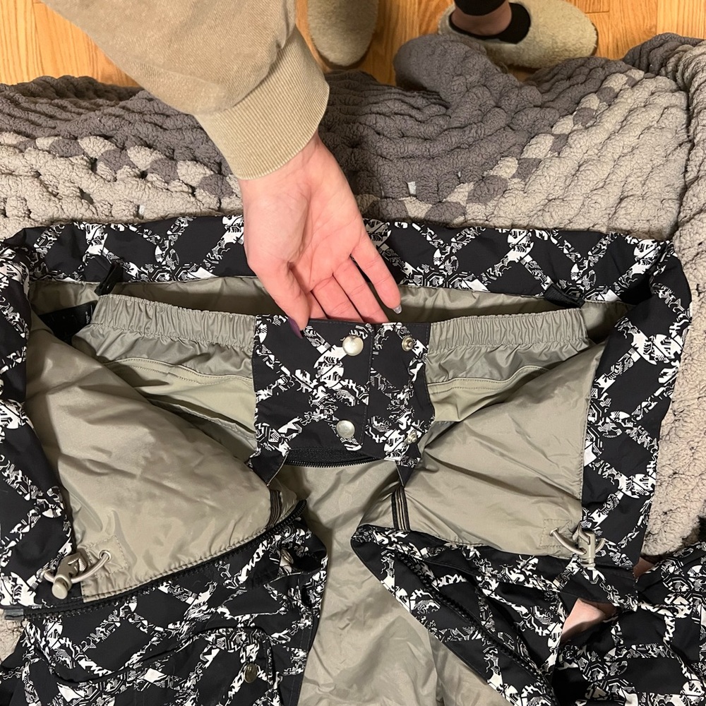 Burton Winter Jacket - Picture 2 of 7